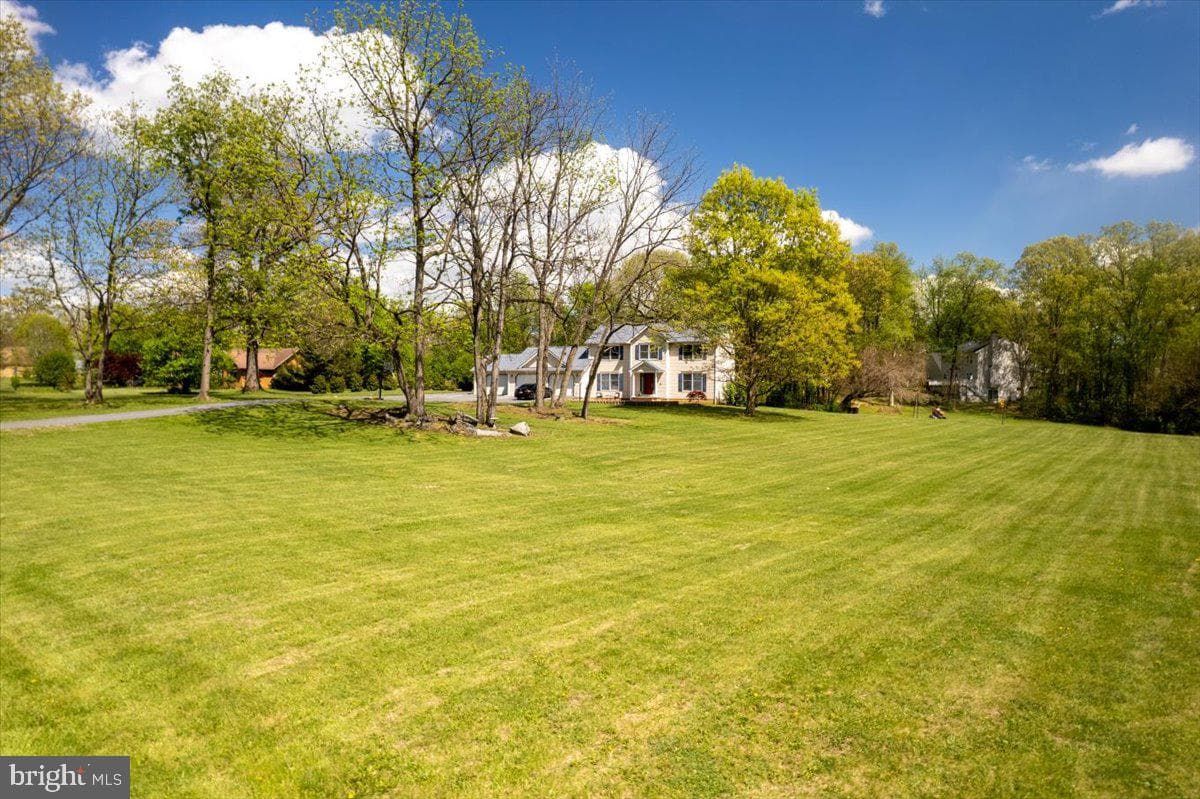 426 Appian Way photo 9