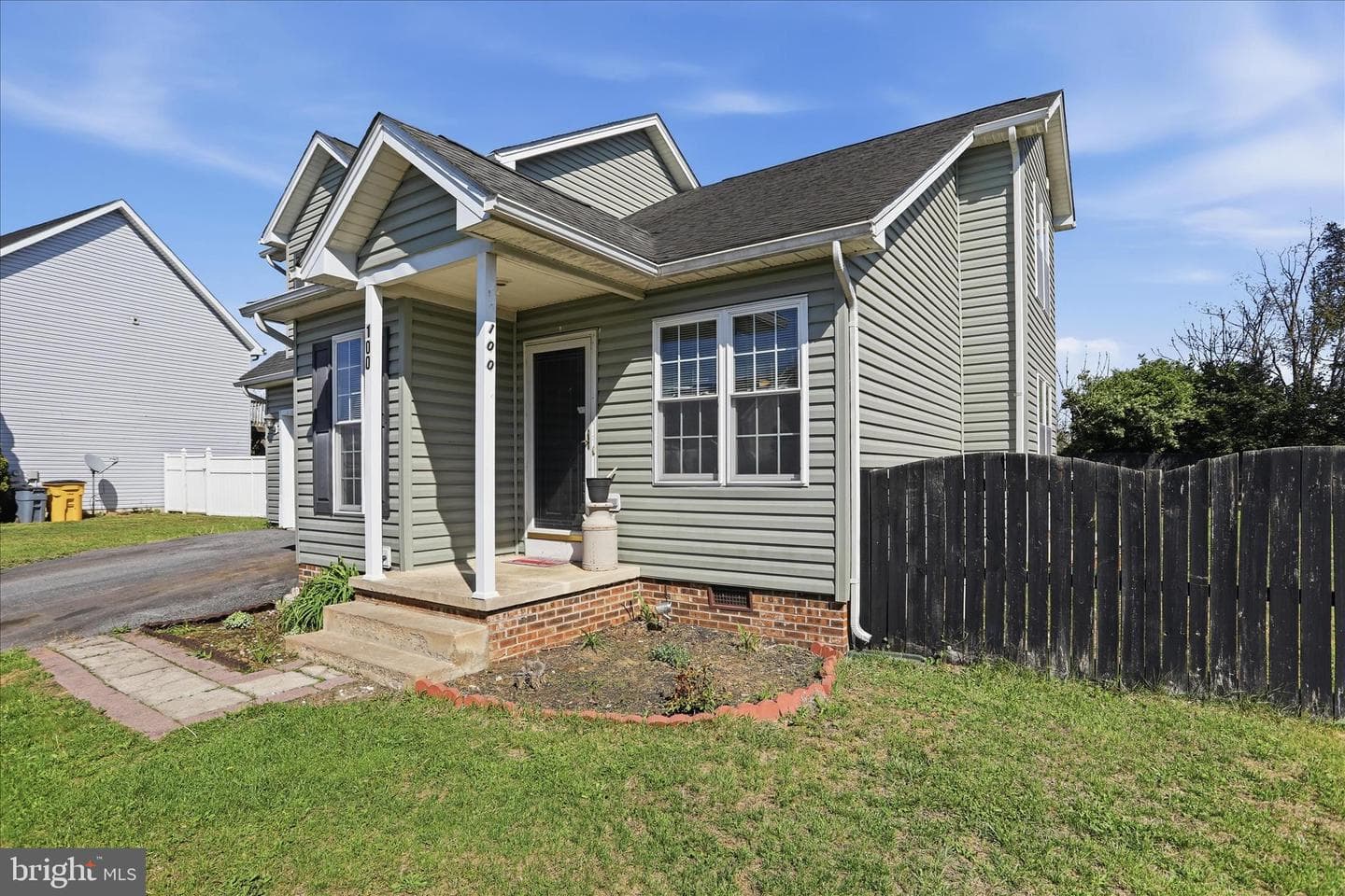 100 Coralberry Drive photo 3