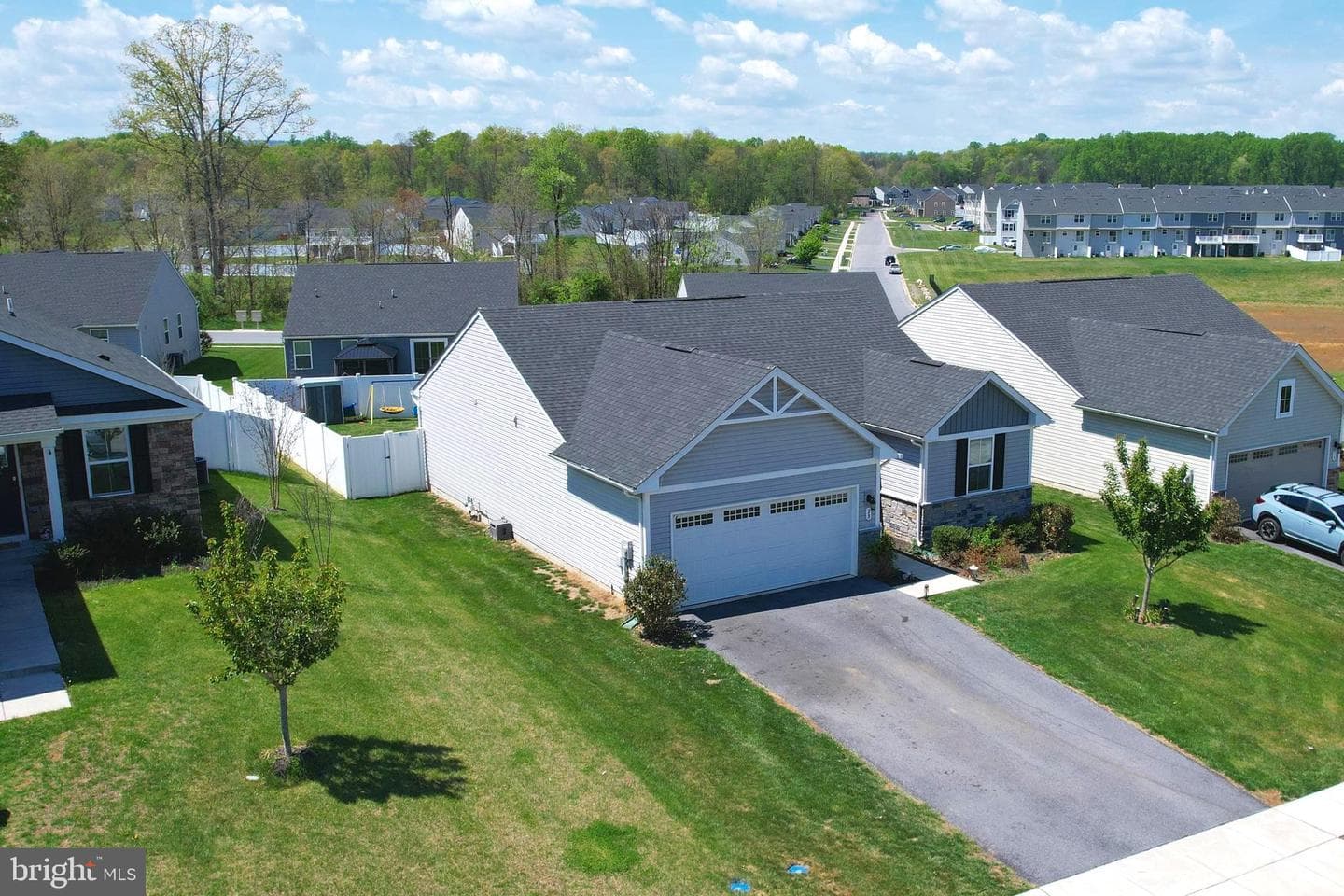 28 Boothbay Drive photo 2
