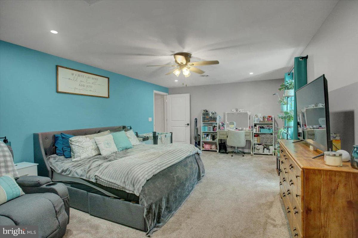 28 Boothbay Drive photo 32