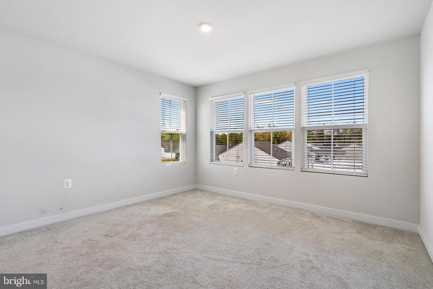 124 Goudhurst Street photo 22