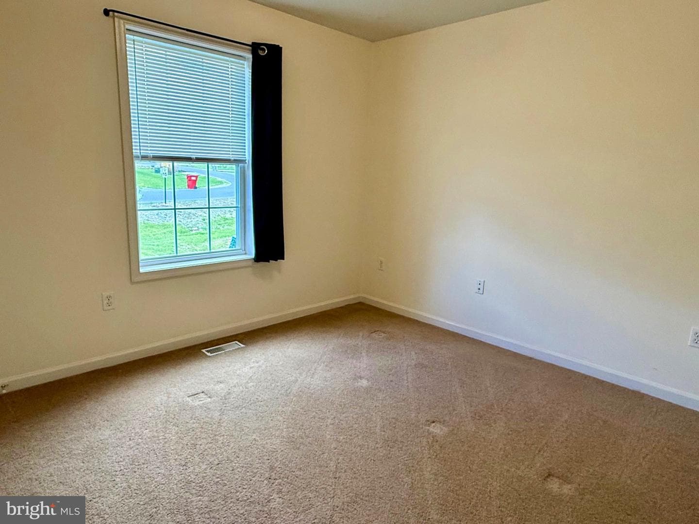 110 Pacific Boulevard photo 22