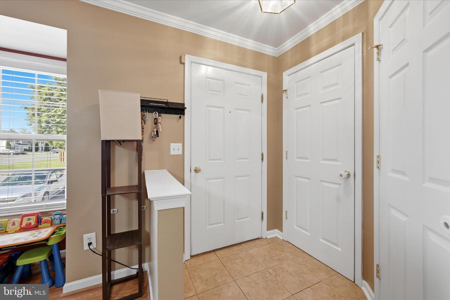 860 Marquette Drive photo 4