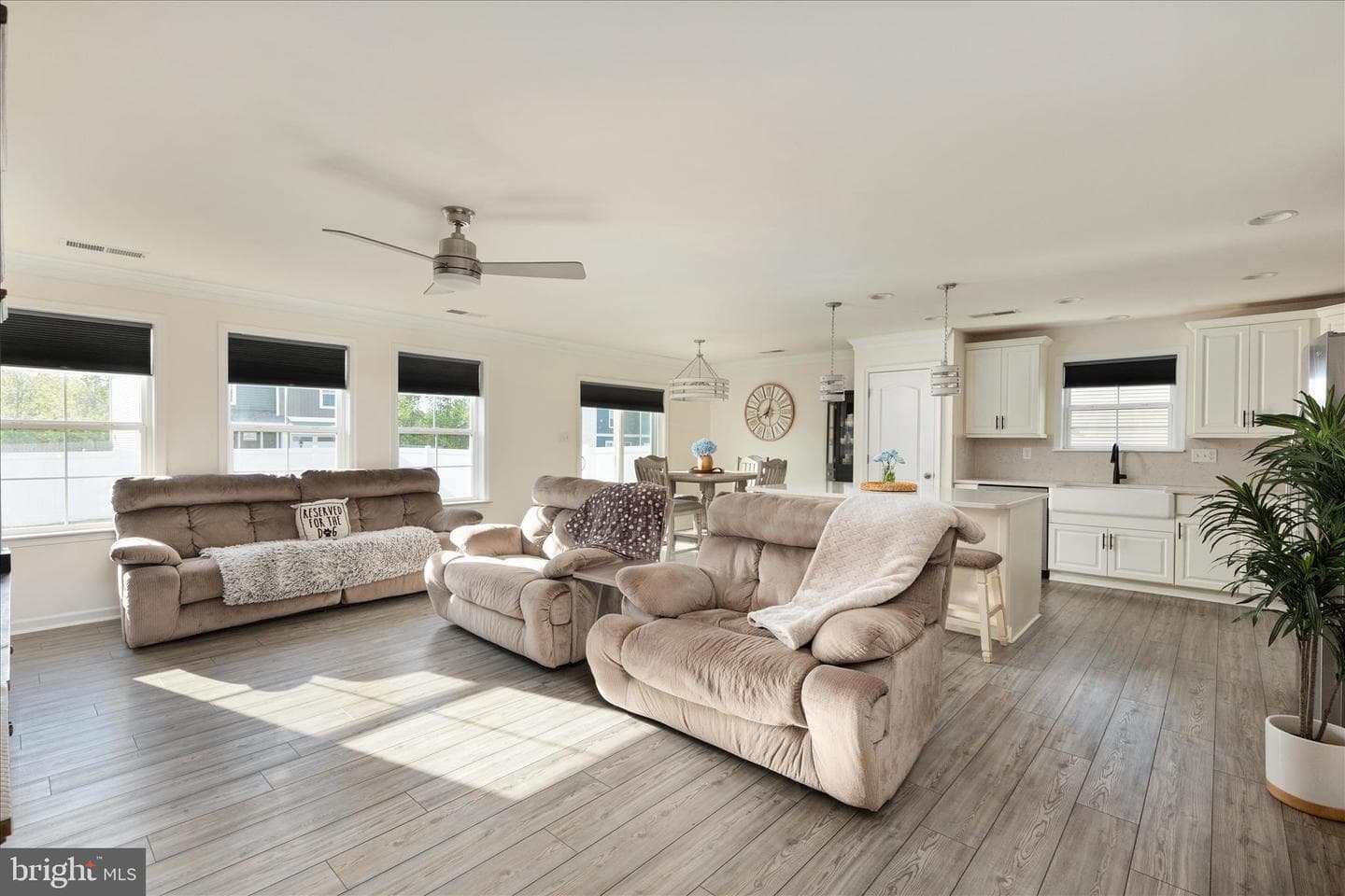 339 Eurasian Drive photo 2