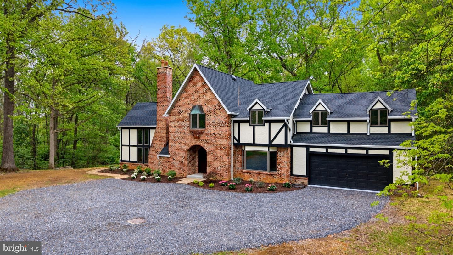 387 Weaver Lane photo 3