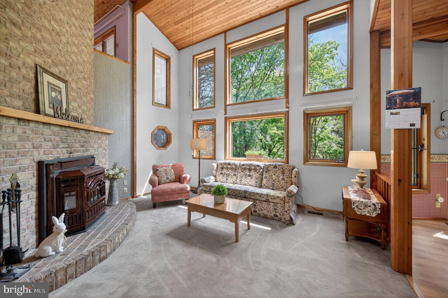 648 Abbie Lane photo 4