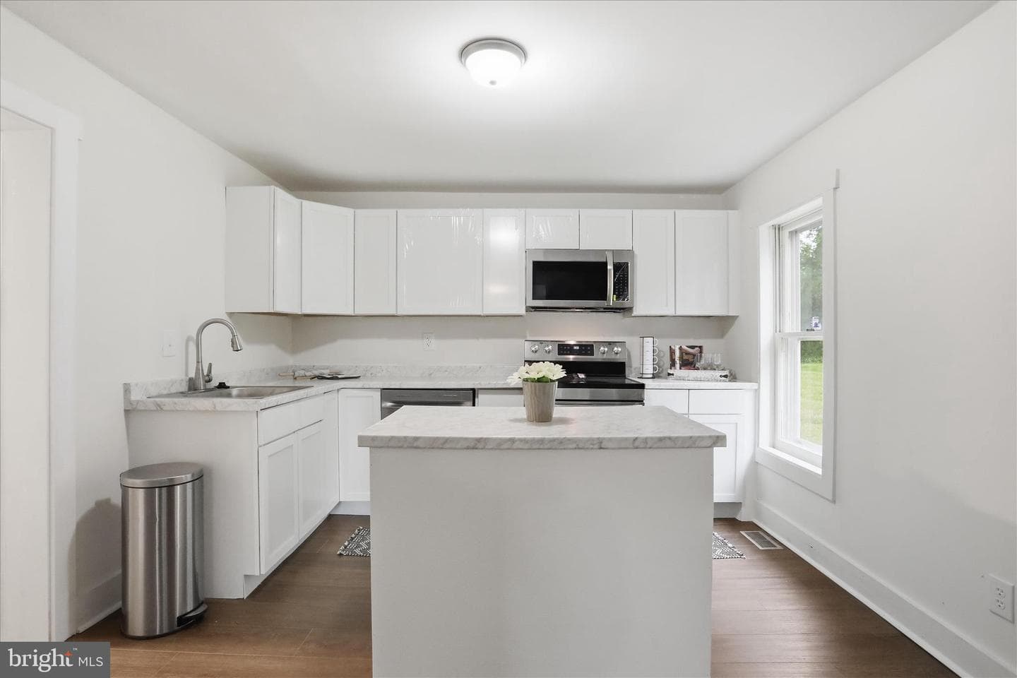 604 E Stephen Street photo 12
