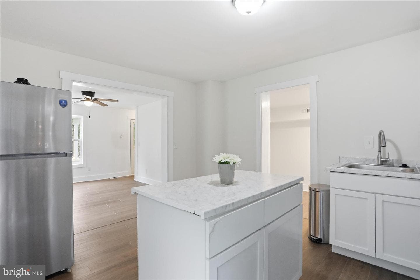 604 E Stephen Street photo 17