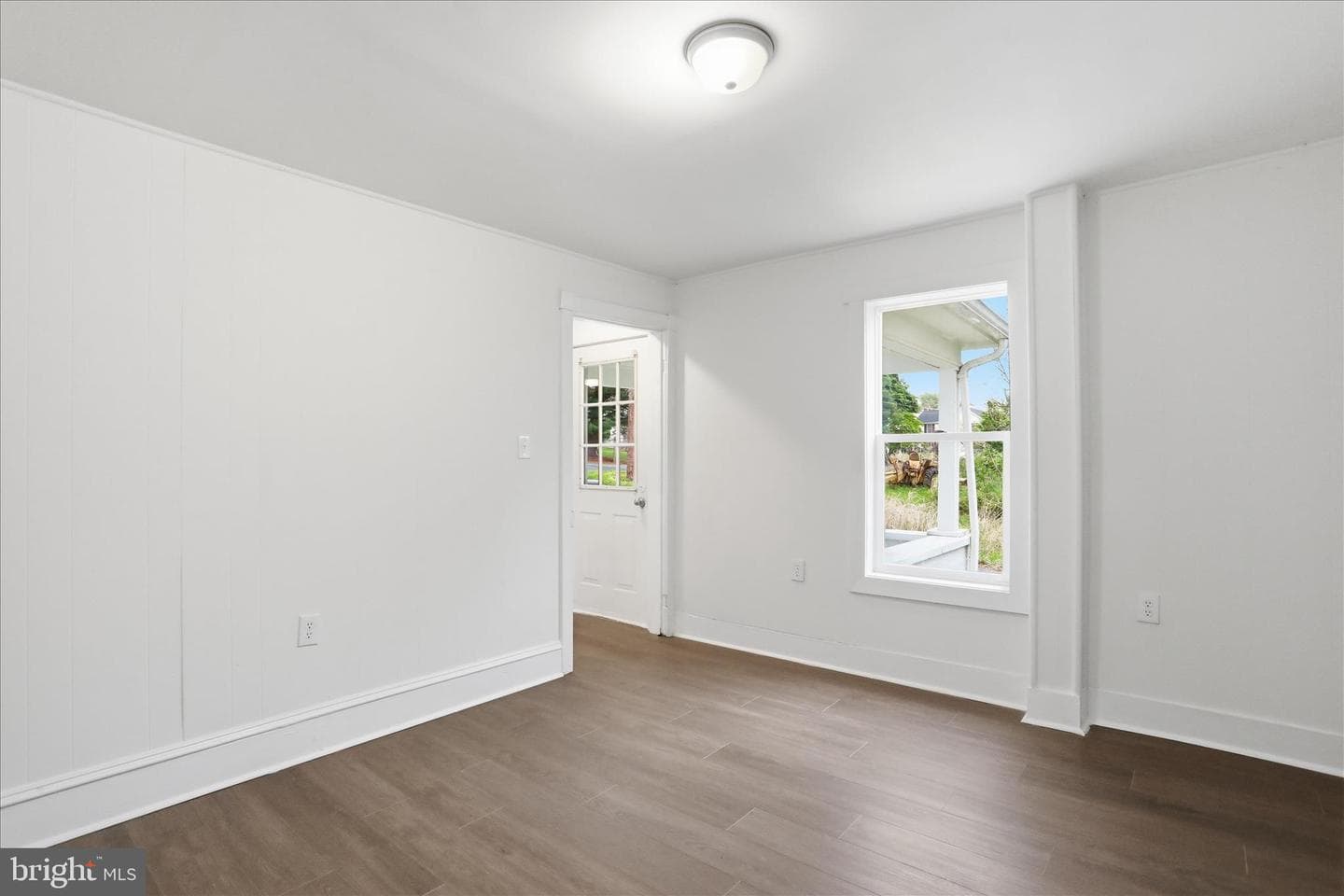 604 E Stephen Street photo 7