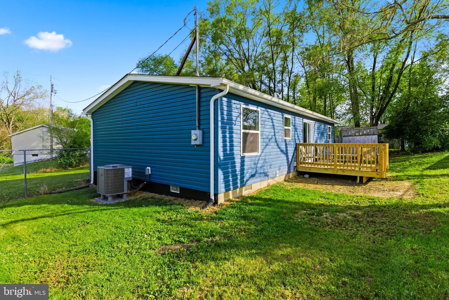 4 Cayman Court photo 29
