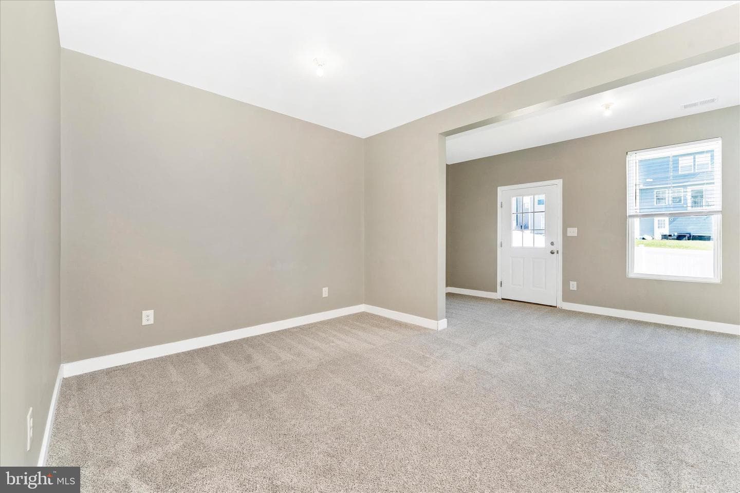 137 Mossdale Boulevard photo 23