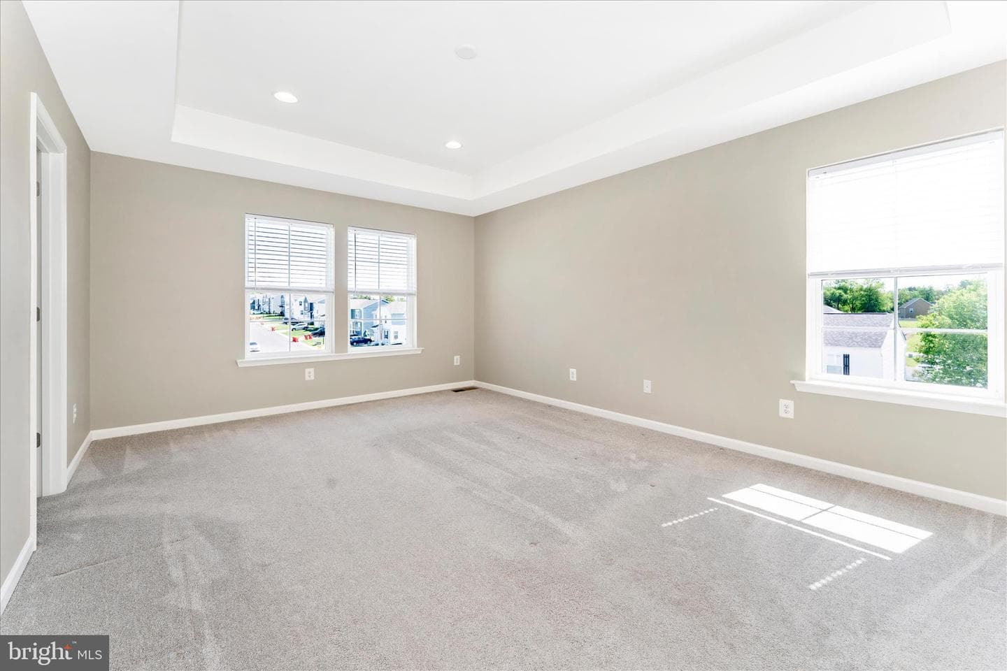 137 Mossdale Boulevard photo 27