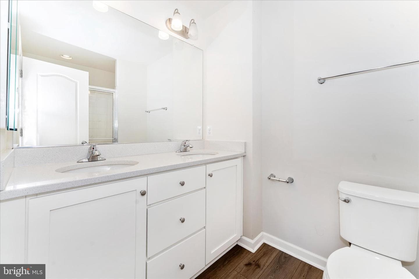 137 Mossdale Boulevard photo 32