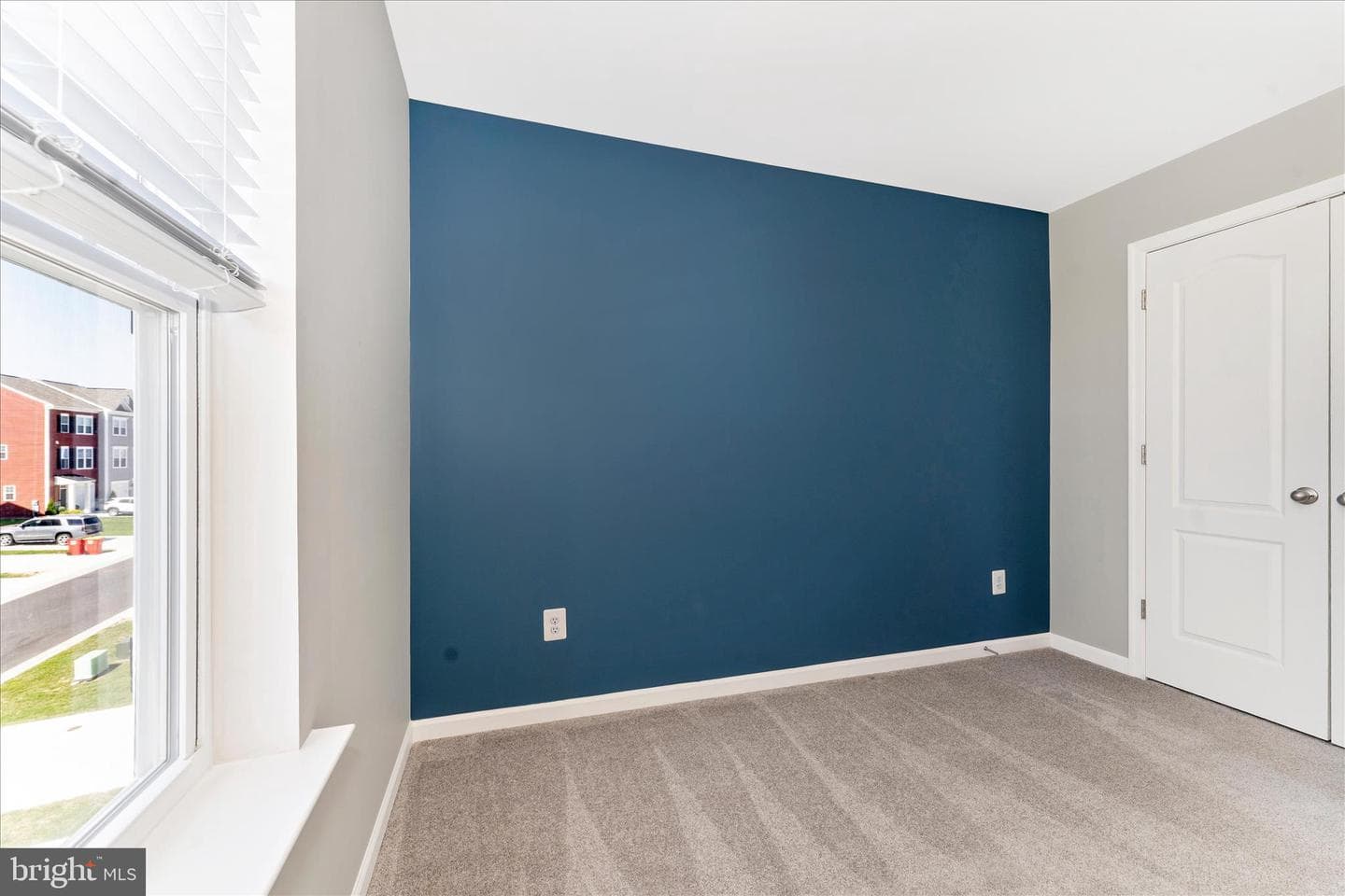137 Mossdale Boulevard photo 37