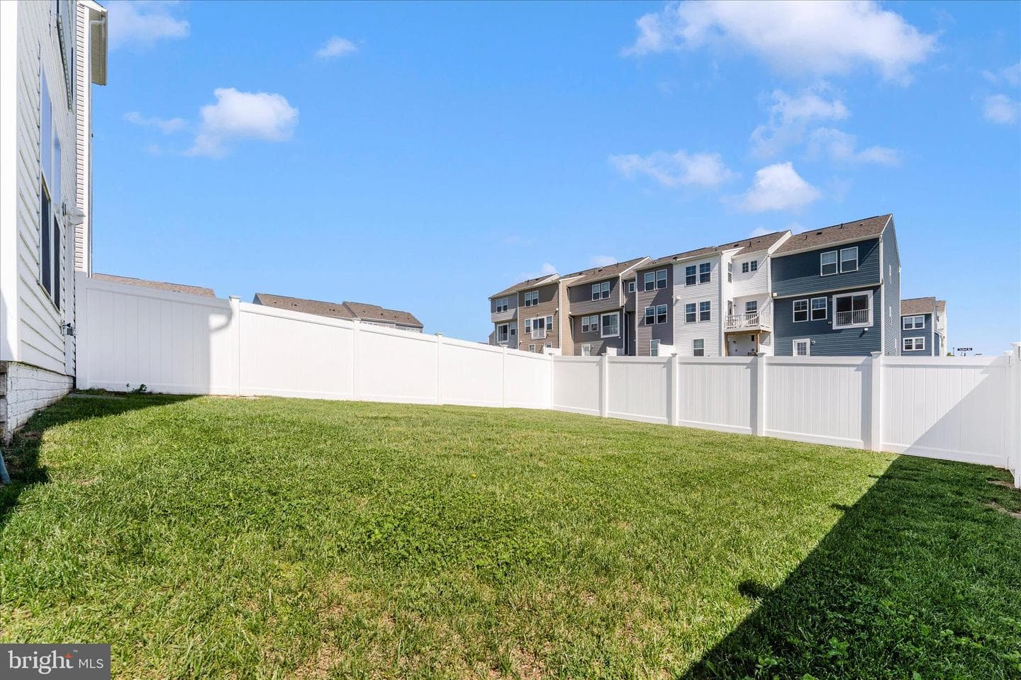 137 Mossdale Boulevard photo 44