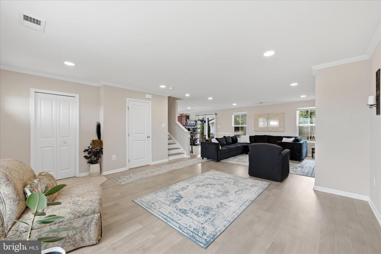 52 Shrewsbury Drive photo 8