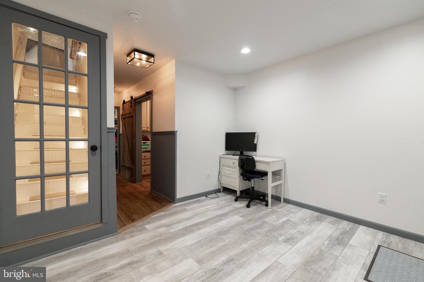 455 Huckleberry Drive photo 32