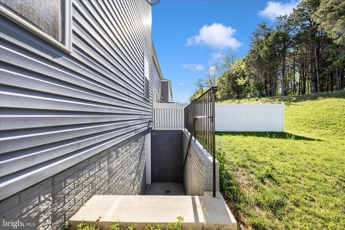 12 Belmont Place photo 68