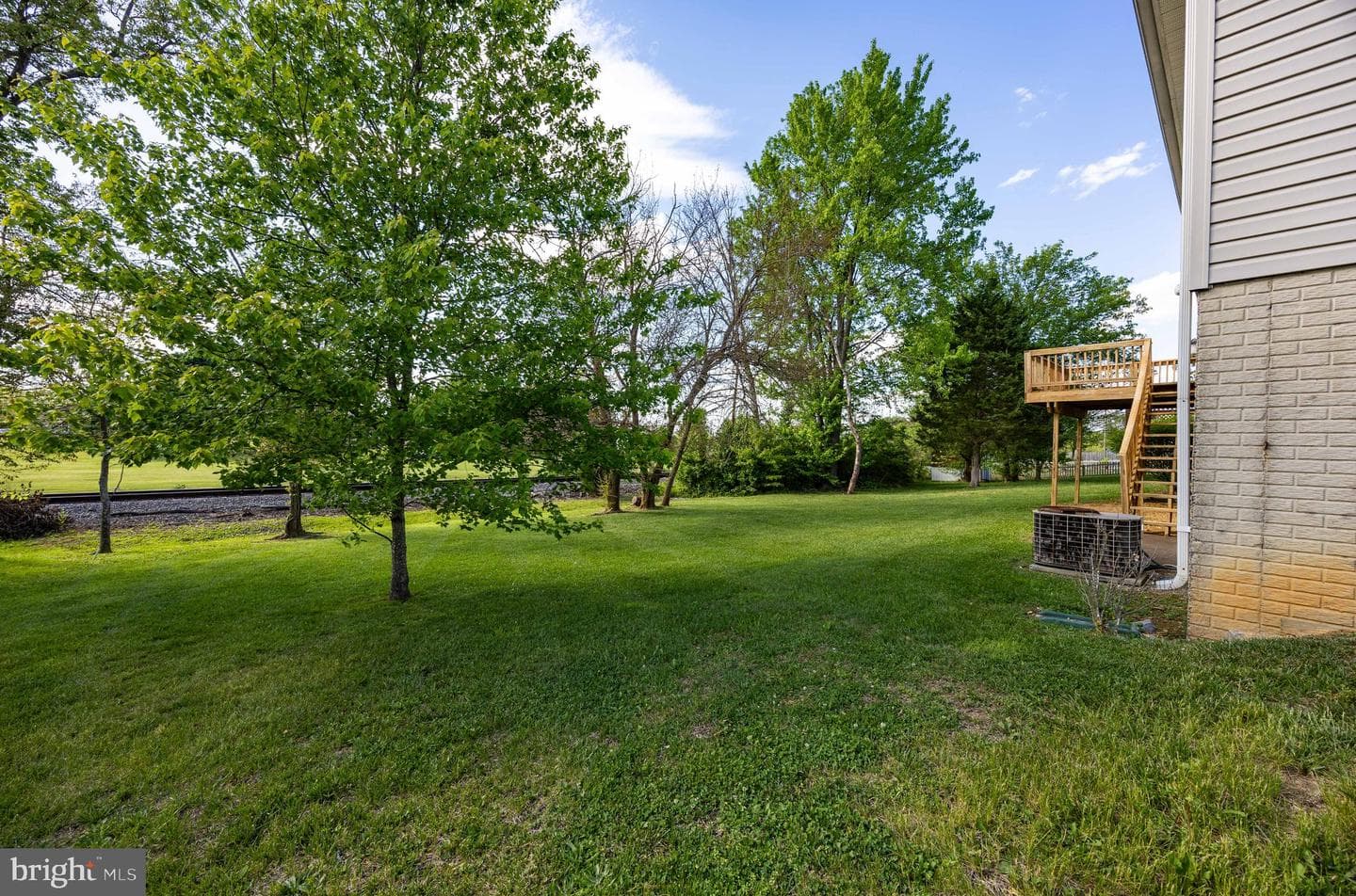351 Mimosa Drive photo 3