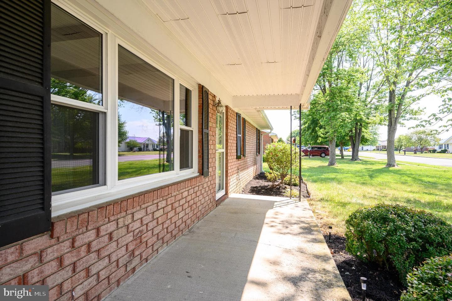 486 Richard Street photo 2