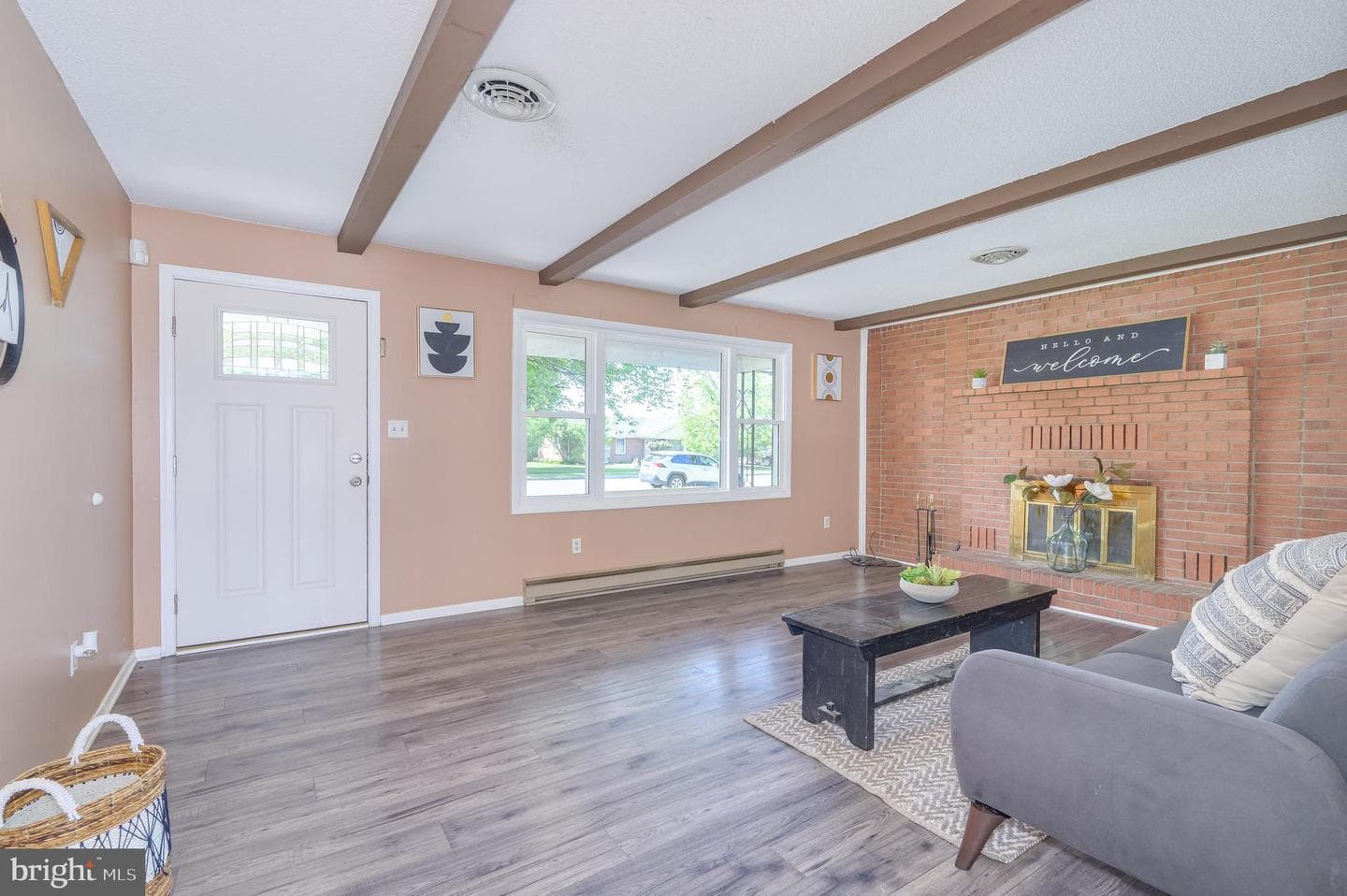 486 Richard Street photo 3