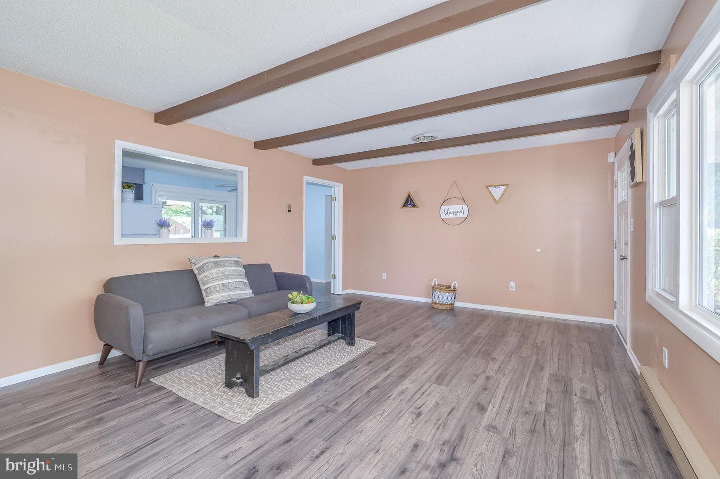 486 Richard Street photo 5