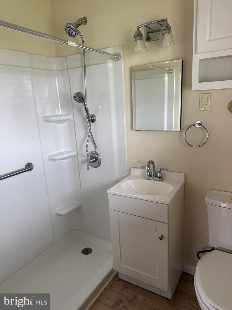 328 Richard Street photo 21