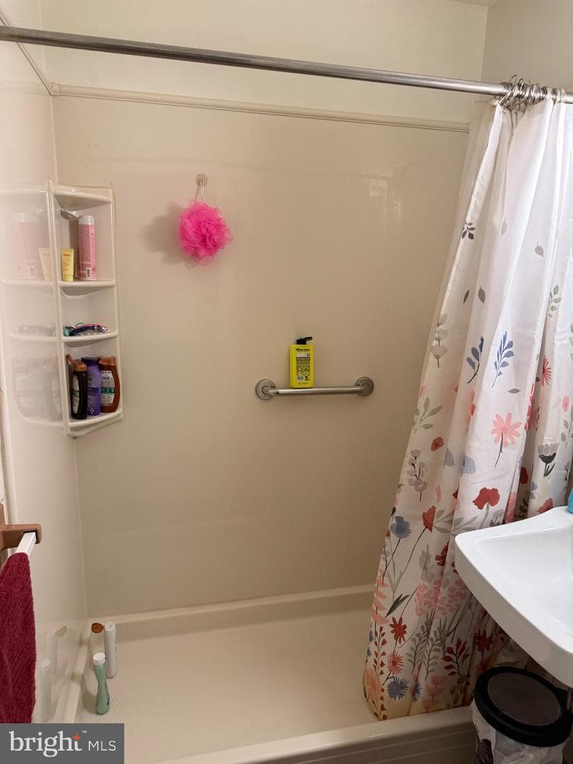 328 Richard Street photo 25