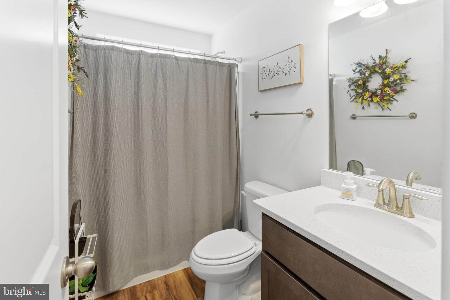 255 Quinella Court photo 23