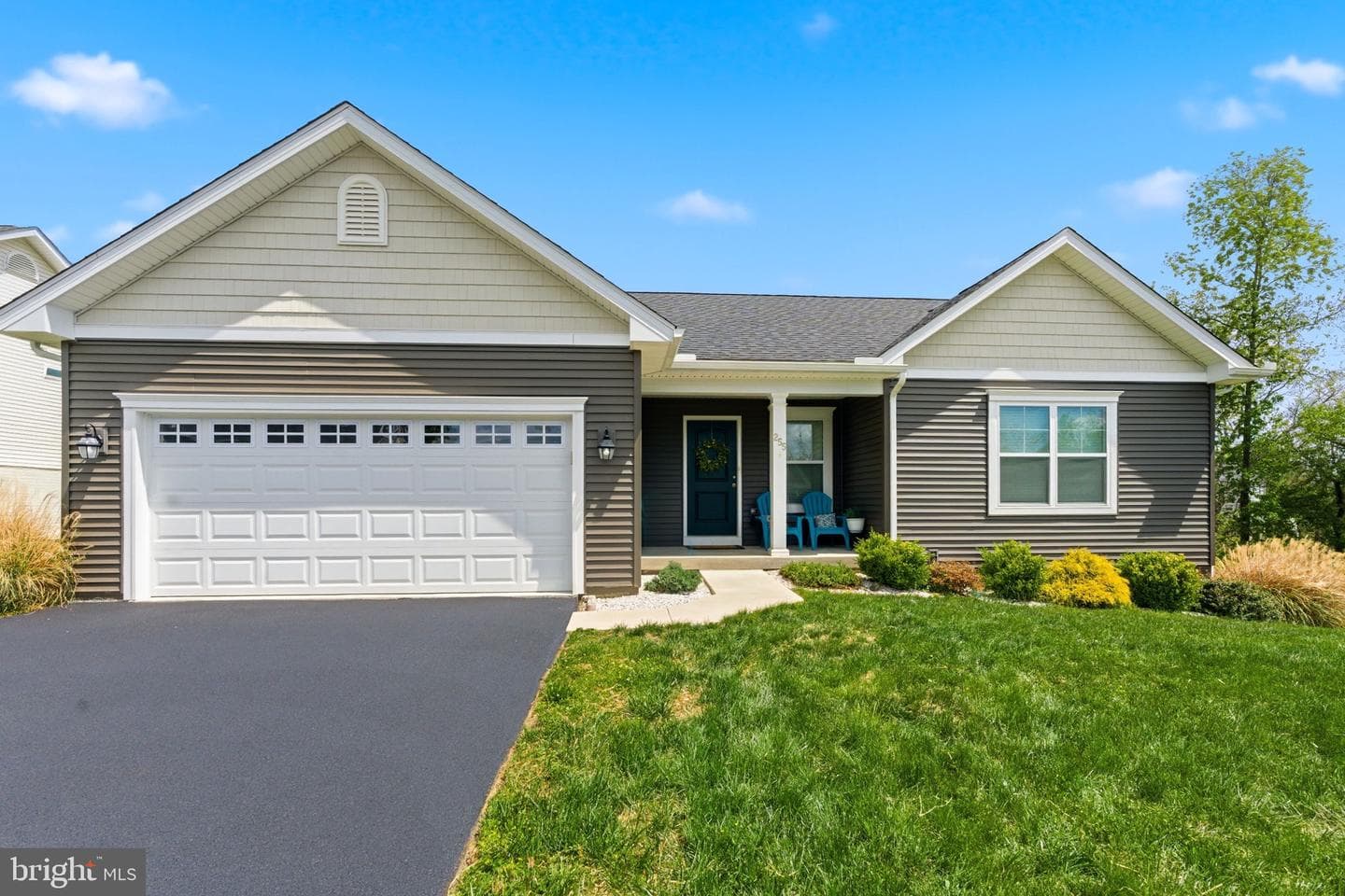 255 Quinella Court photo 44