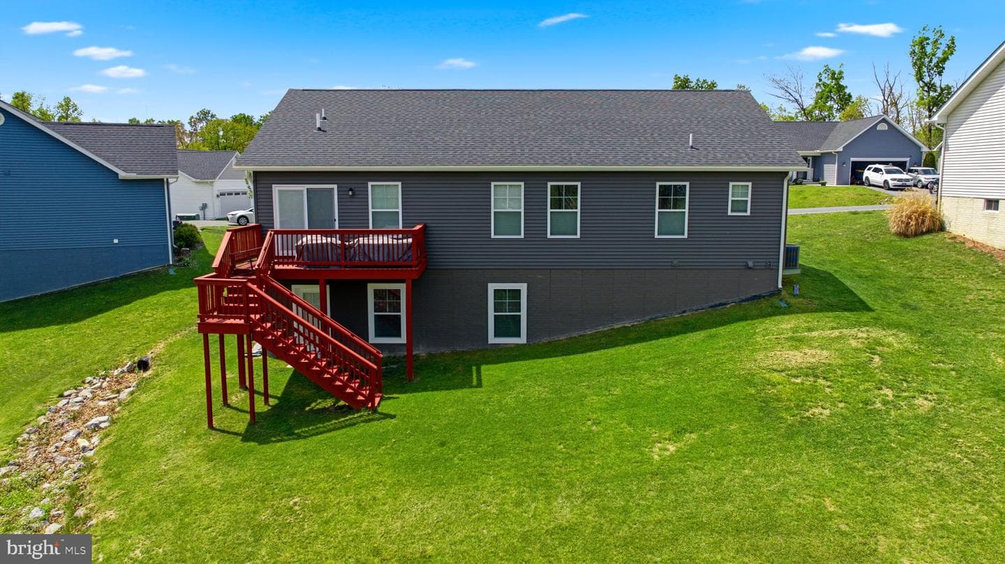 255 Quinella Court photo 5