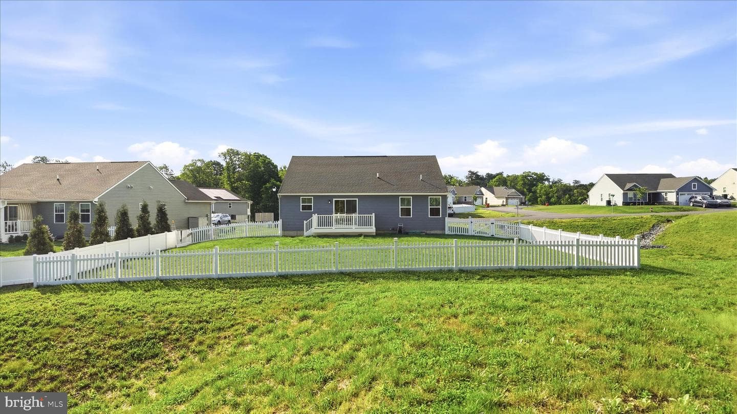 111 Hydro Road photo 41