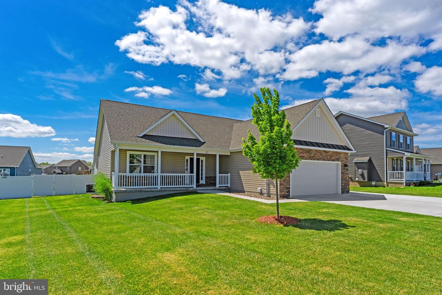 210 Lahaye Drive photo 64