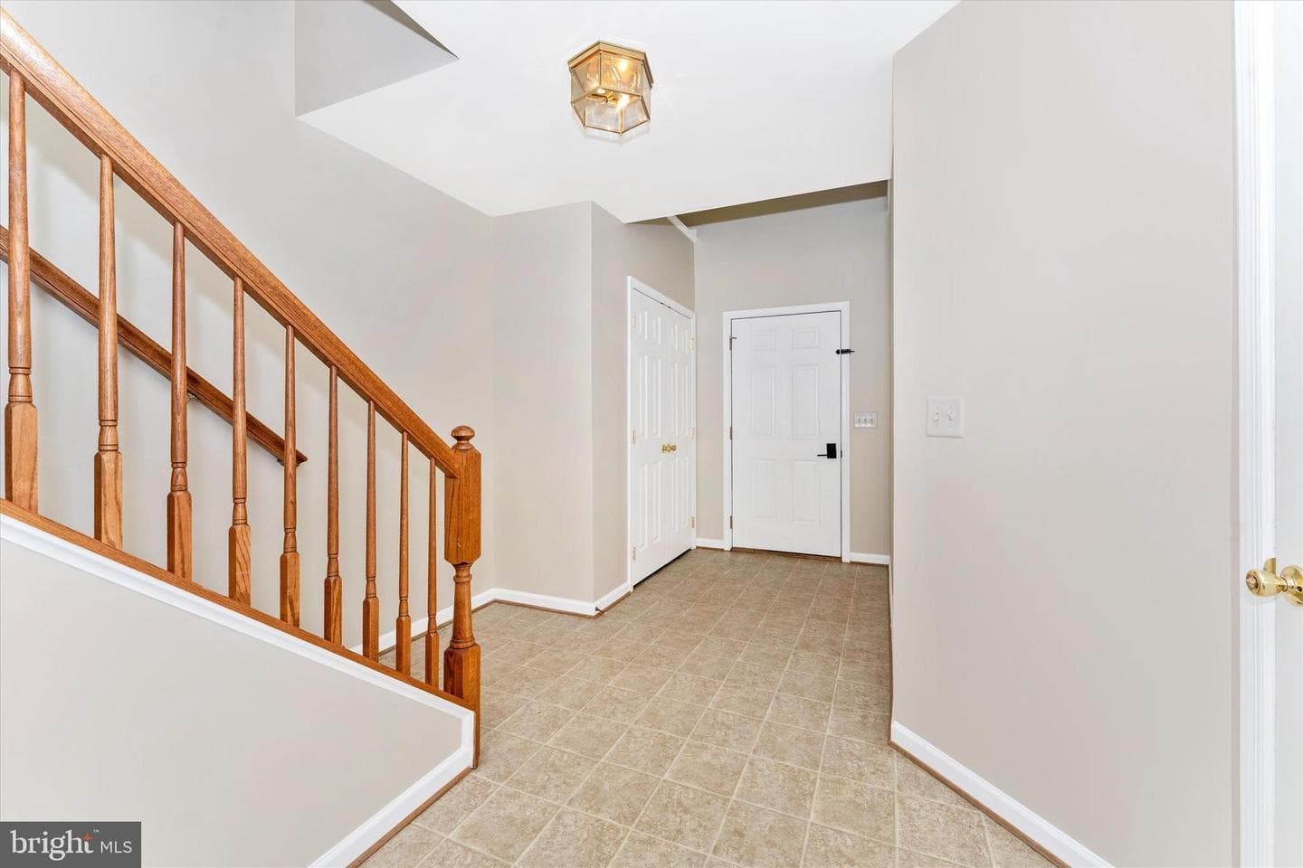 112 Raphael Court photo 3