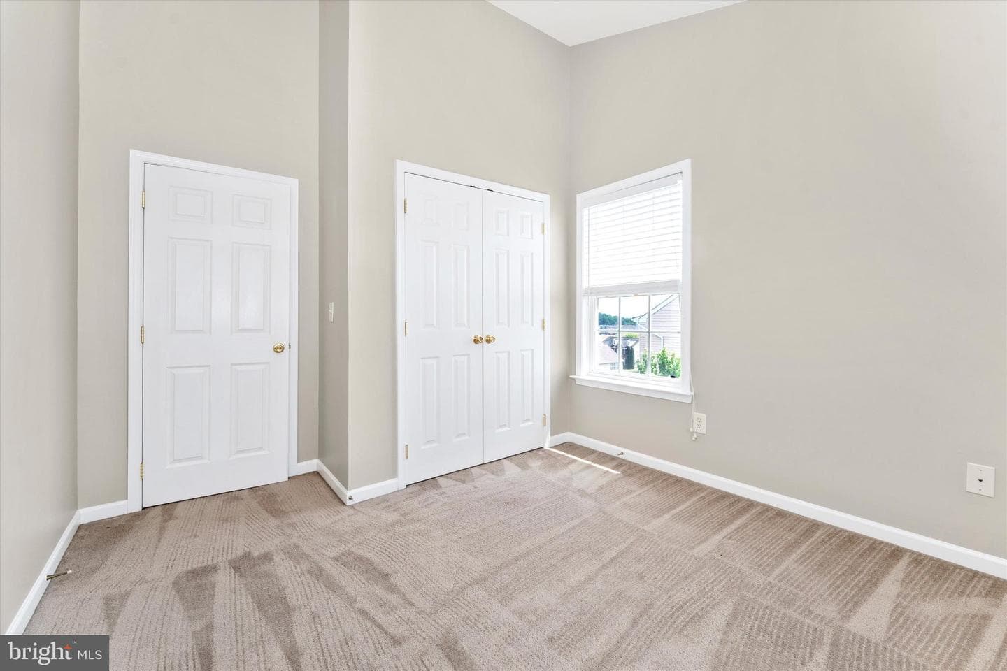 112 Raphael Court photo 33