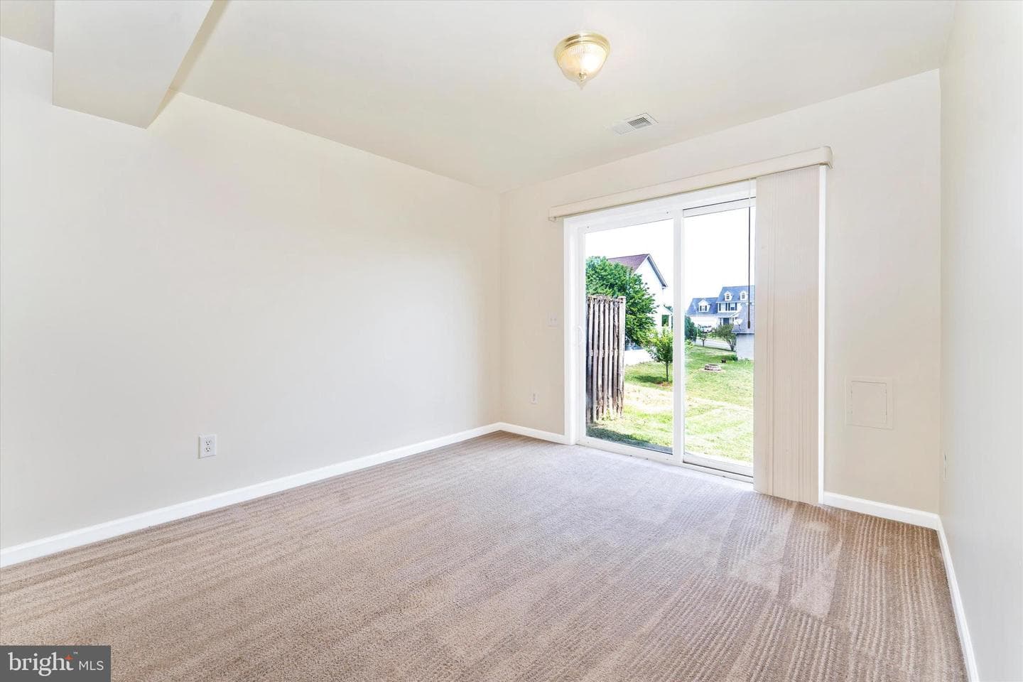 112 Raphael Court photo 6