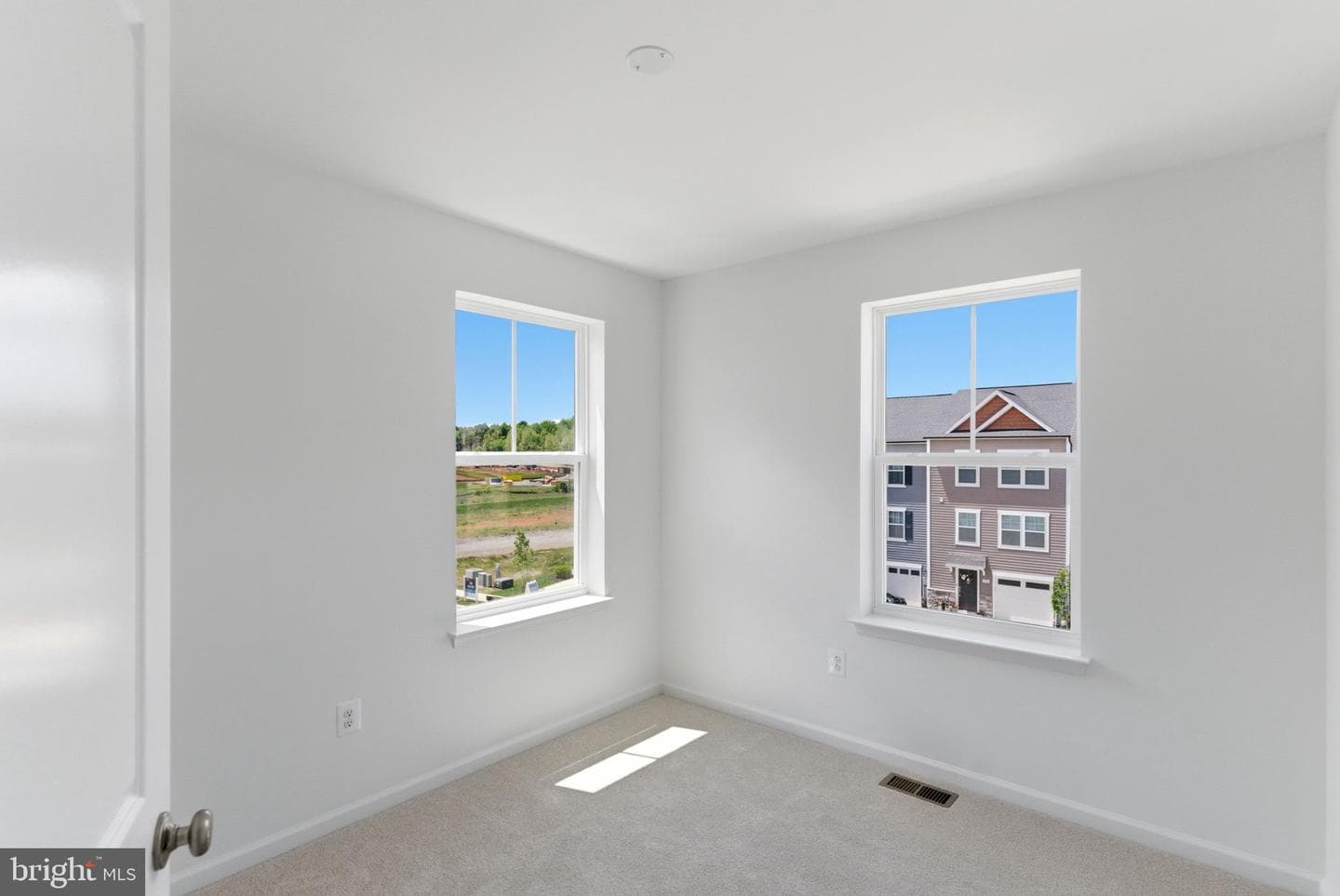 511 Fontana Circle photo 17