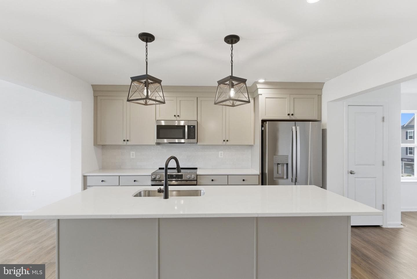 511 Fontana Circle photo 3