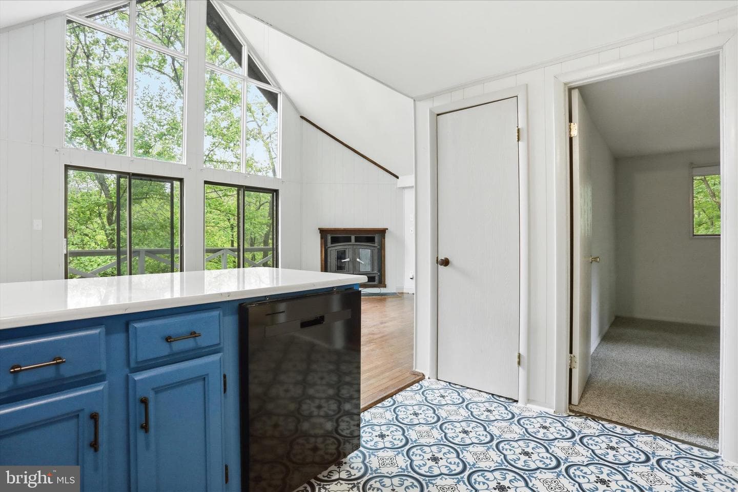 578 Walden Road photo 12