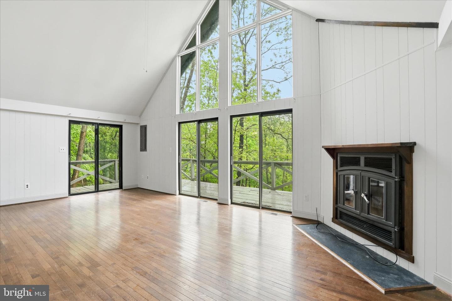578 Walden Road photo 5