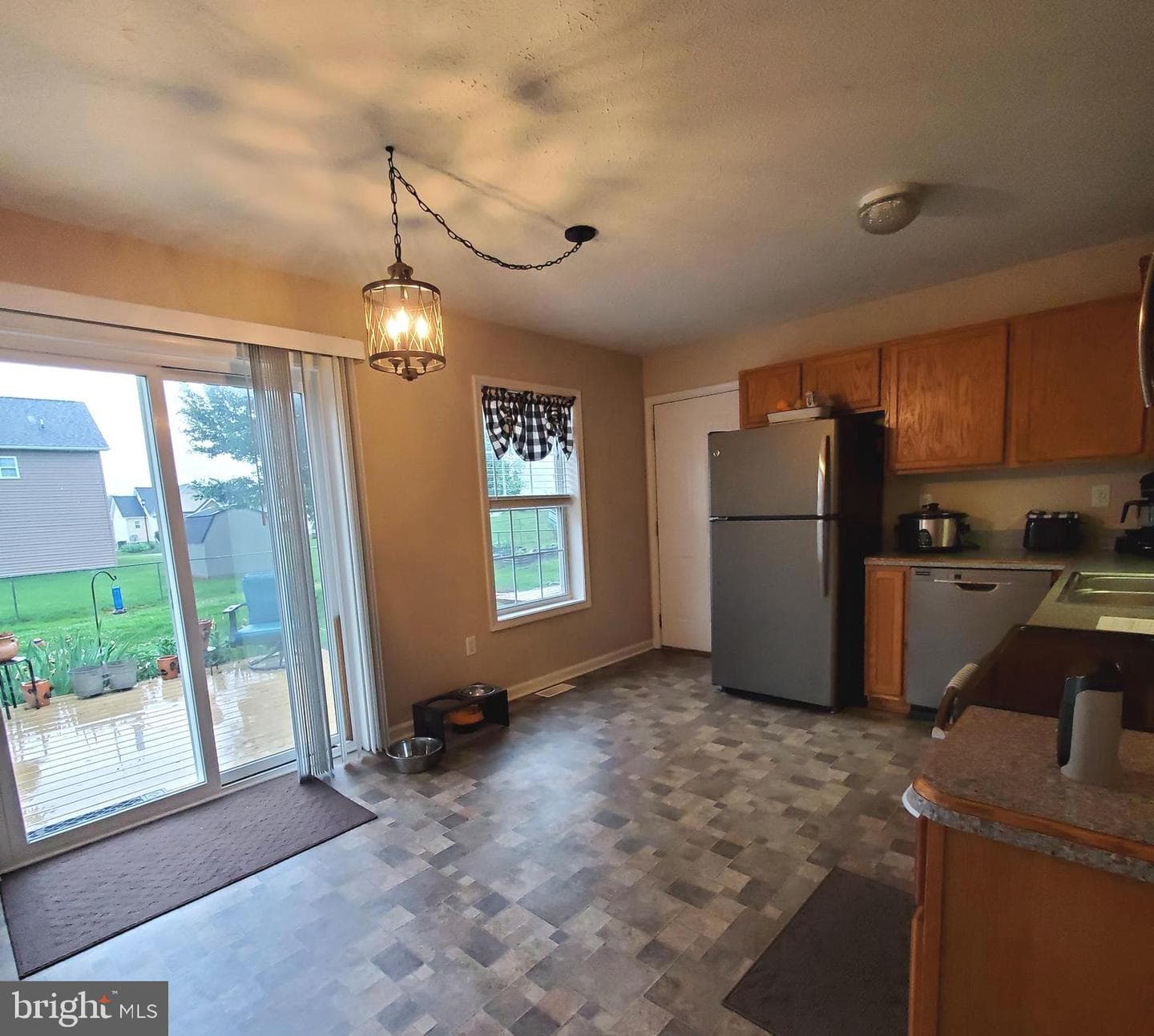 118 Strada Drive W photo 3