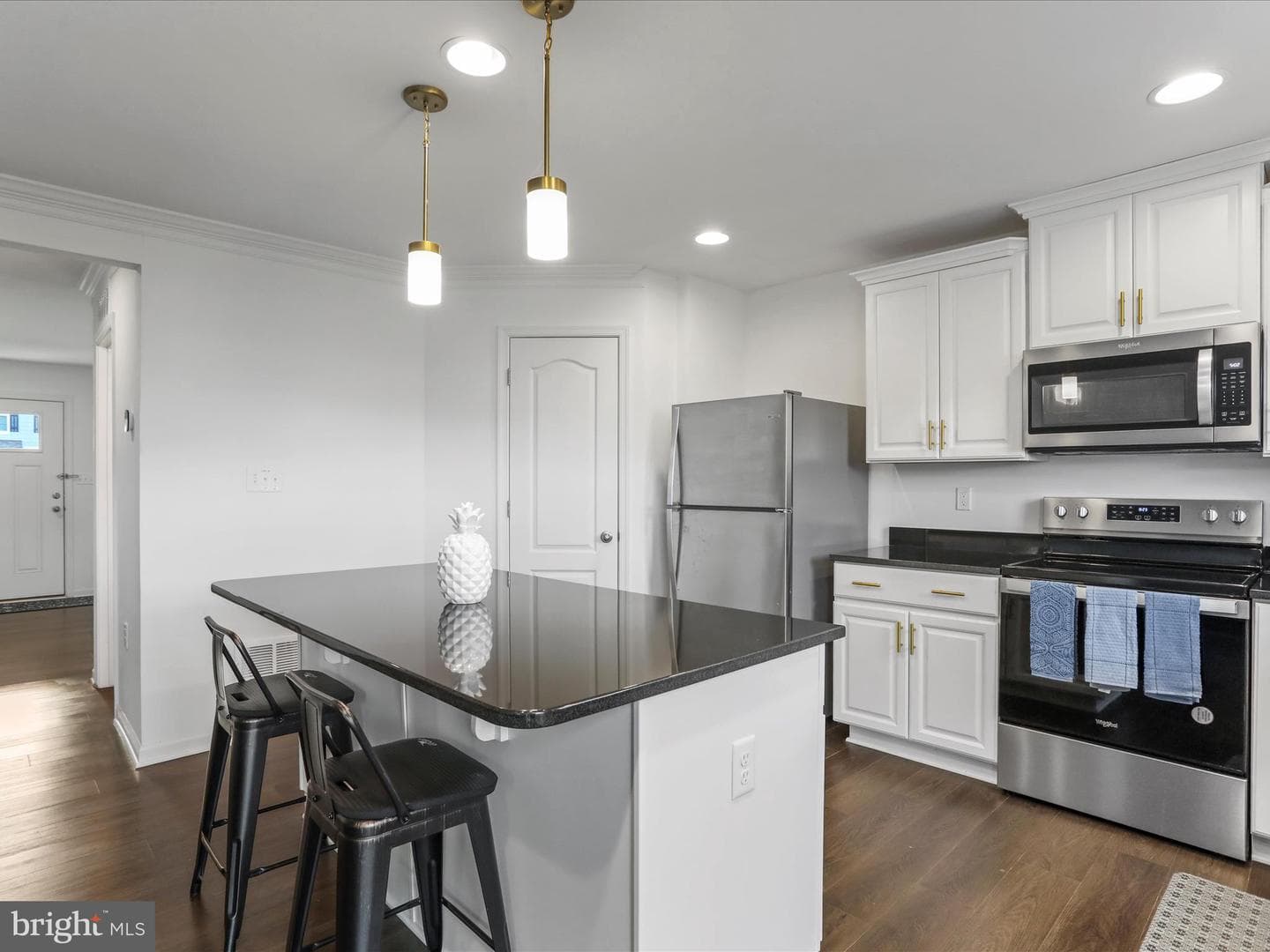 430 Eurasian Drive photo 5