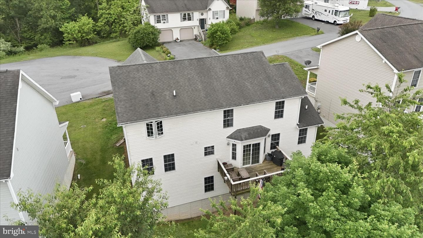 115 Jewels Court photo 40