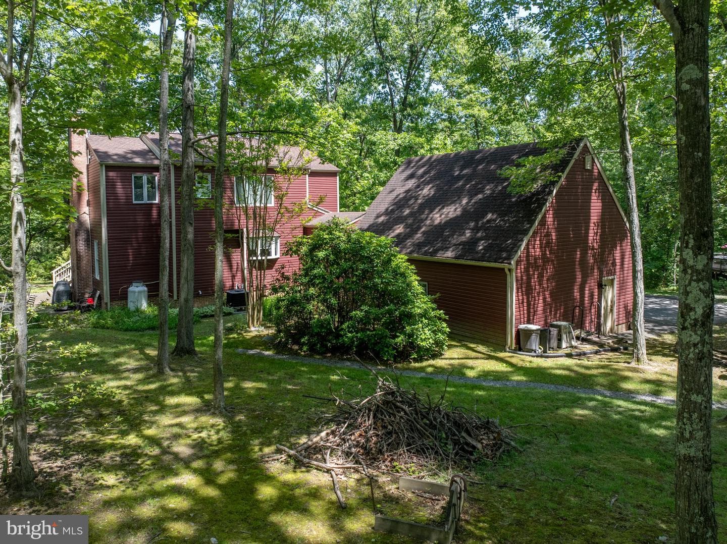 7647 Hedgesville Road photo 60