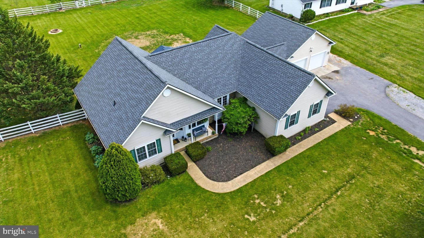 100 Capricorn Drive photo 5