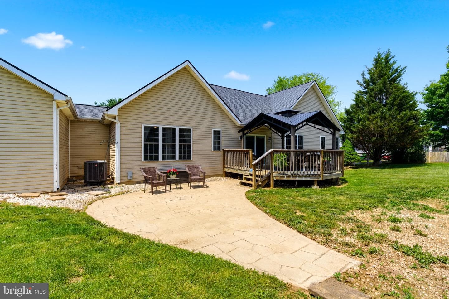 100 Capricorn Drive photo 52