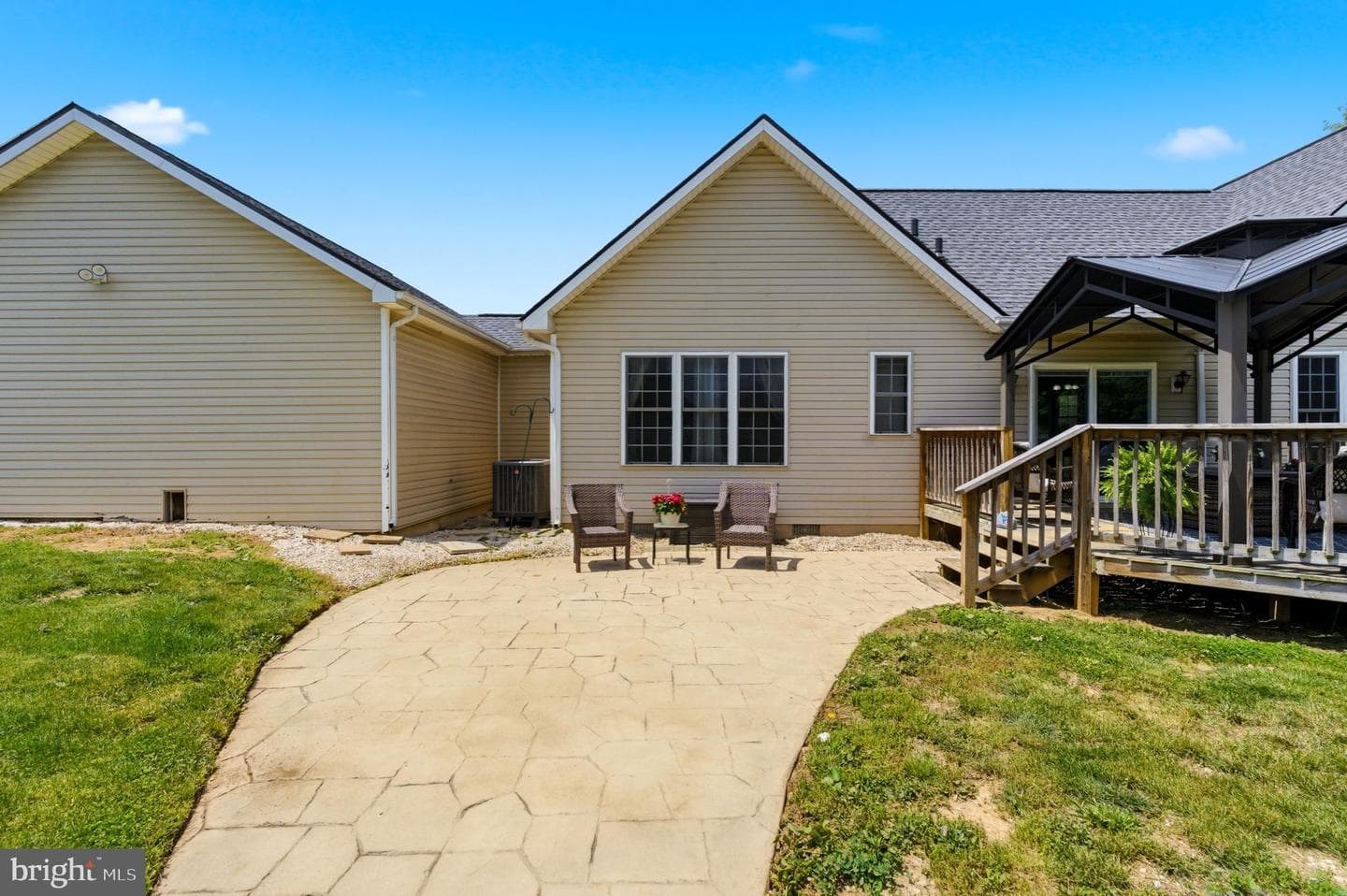 100 Capricorn Drive photo 53
