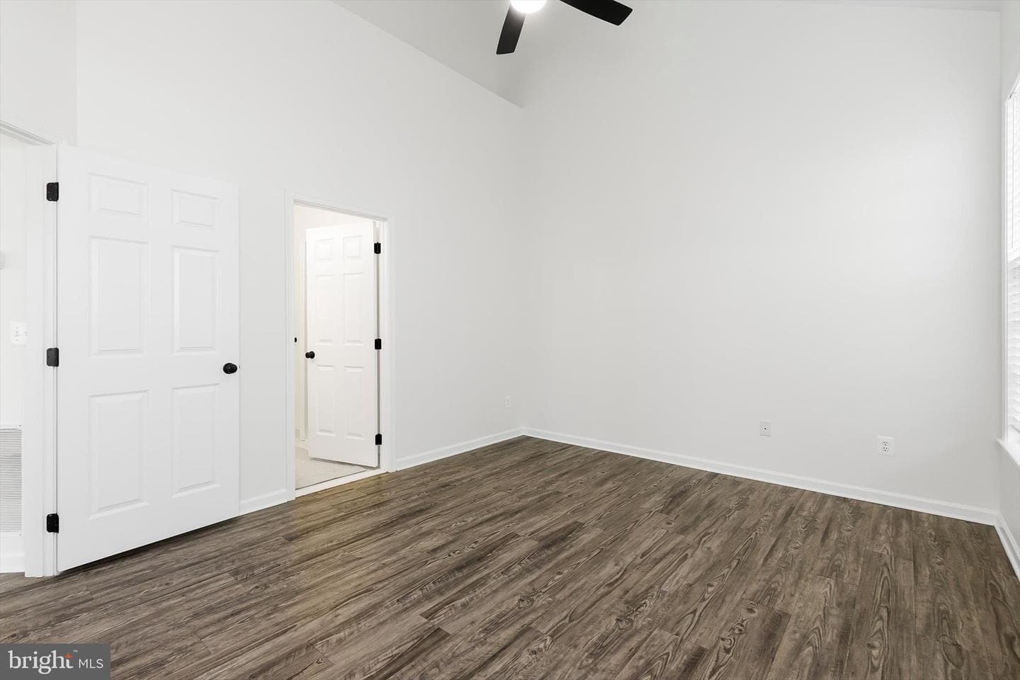 129 Strathmore Way E photo 15