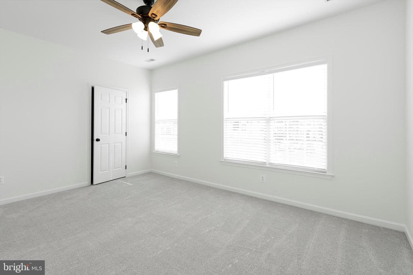 129 Strathmore Way E photo 29