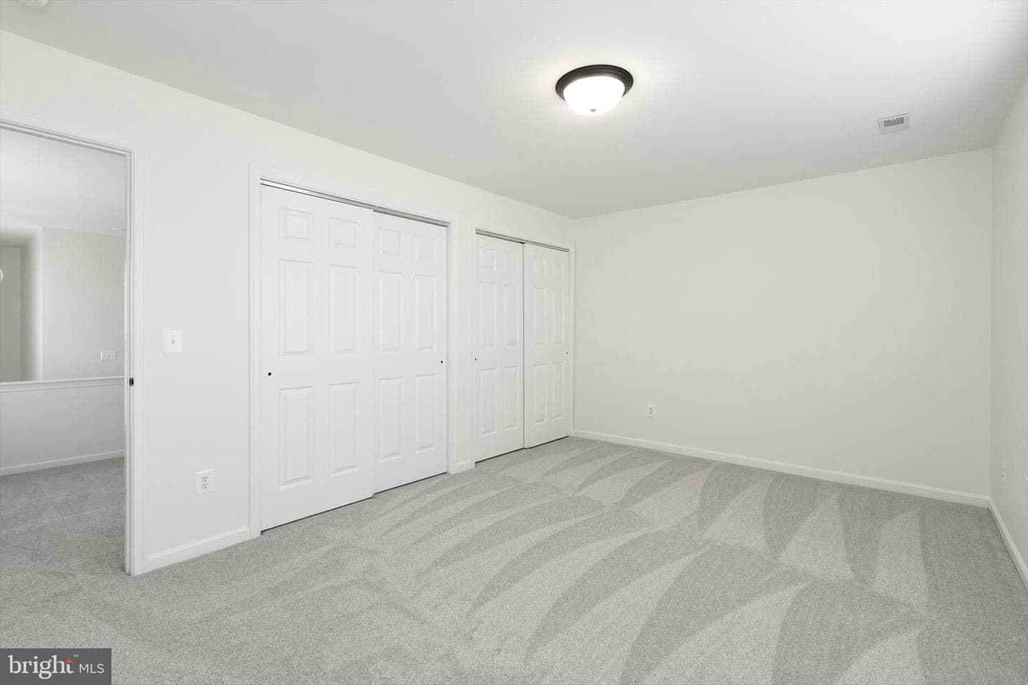 129 Strathmore Way E photo 35